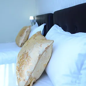 2* Otel The Helmet